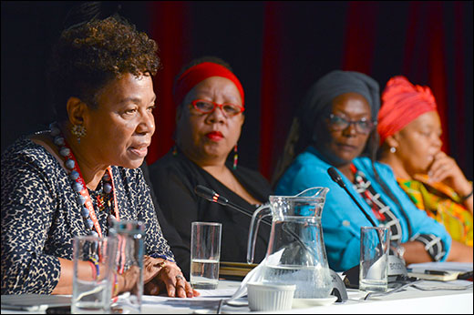 barbaralee blackglobal 9530-520x346